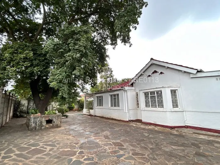 2 Bedroom House for Sale in Parkview, Bulawayo
