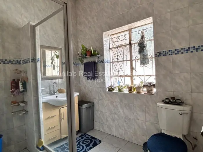 2 Bedroom House for Sale in Parkview, Bulawayo