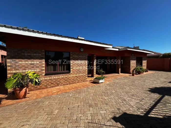 6 Bedroom House for Sale in Victoria Falls, Victoria Falls