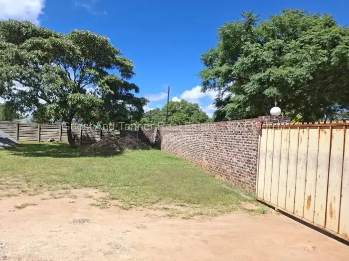 5 Bedroom House for Sale in Borrowdale West, Harare