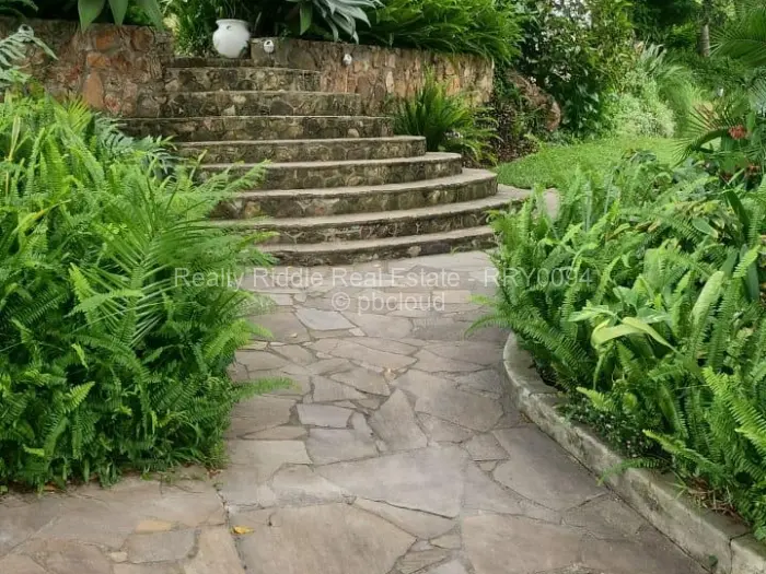 4 Bedroom House for Sale in Glen Lorne, Harare