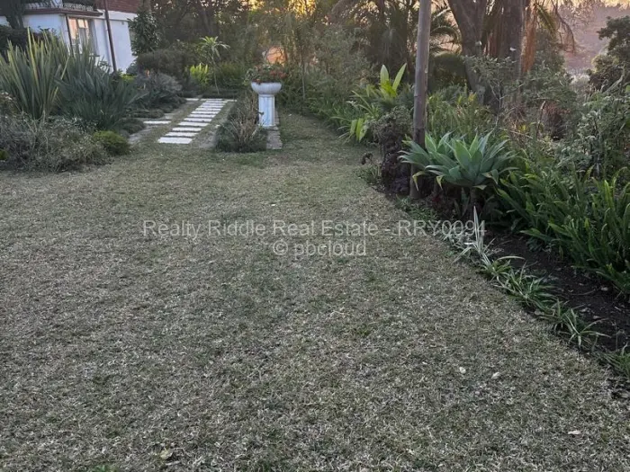 4 Bedroom House for Sale in Glen Lorne, Harare