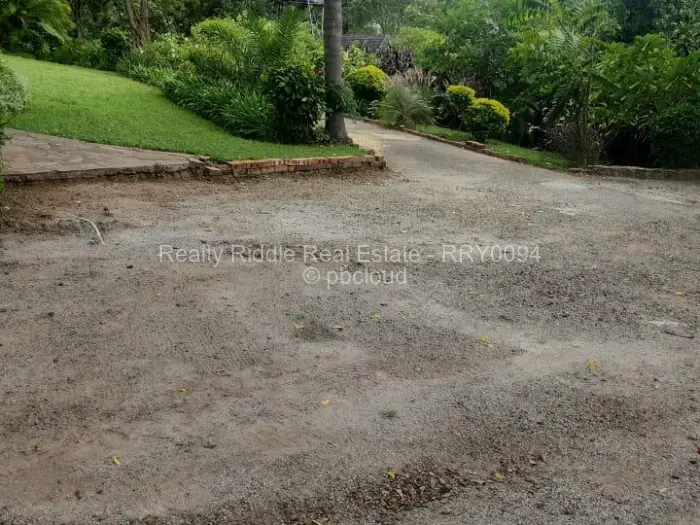 4 Bedroom House for Sale in Glen Lorne, Harare