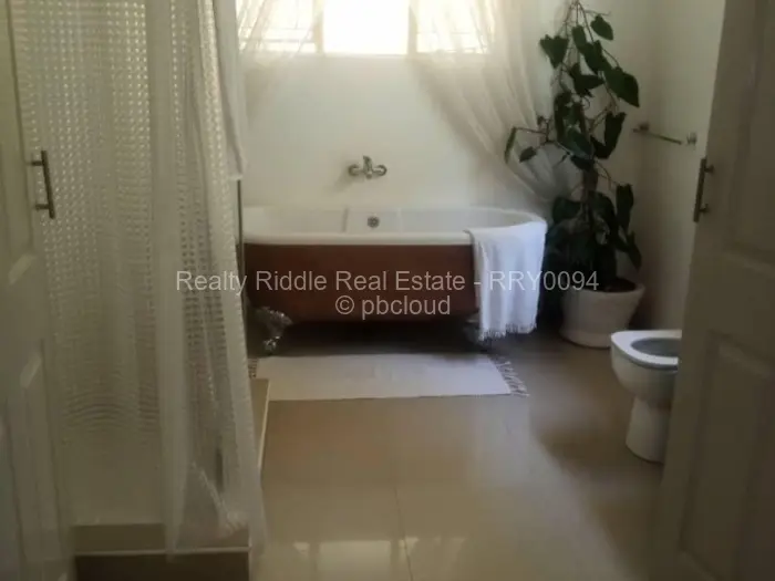 4 Bedroom House for Sale in Glen Lorne, Harare