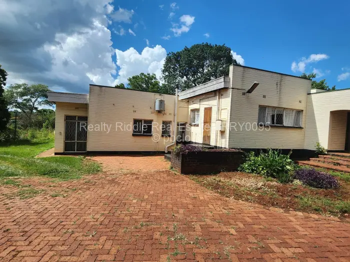 4 Bedroom House for Sale in Greystone Park, Harare