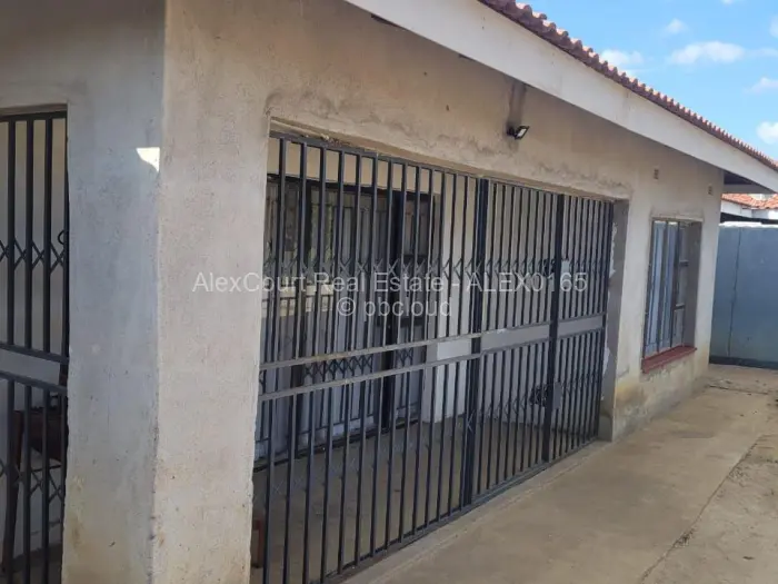 4 Bedroom House for Sale in Budiriro, Harare