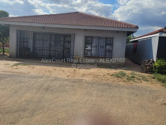 4 Bedroom House for Sale in Budiriro, Harare