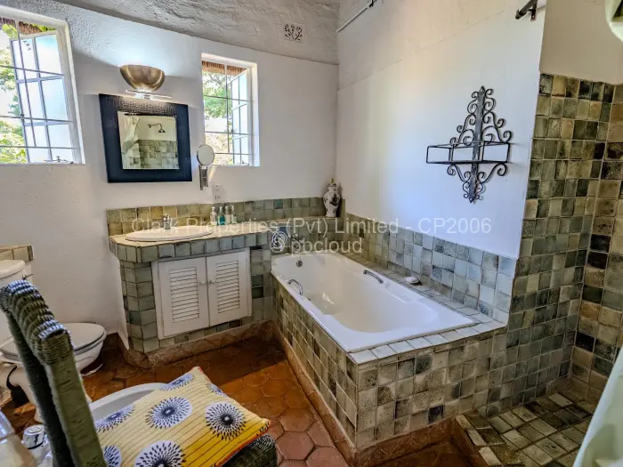 6 Bedroom House for Sale in Shawasha Hills, Harare