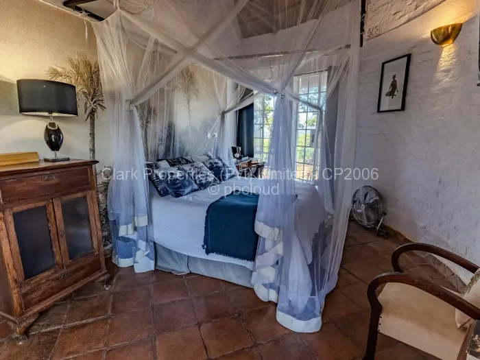 6 Bedroom House for Sale in Shawasha Hills, Harare