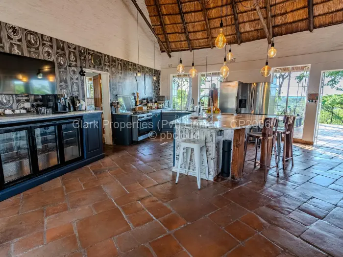 6 Bedroom House for Sale in Shawasha Hills, Harare