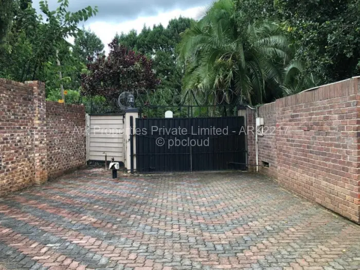 4 Bedroom House for Sale in Alexandra Park, Harare