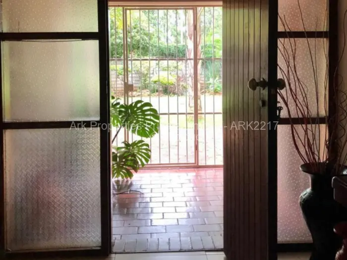 4 Bedroom House for Sale in Alexandra Park, Harare