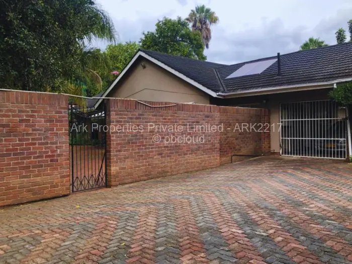 4 Bedroom House for Sale in Alexandra Park, Harare
