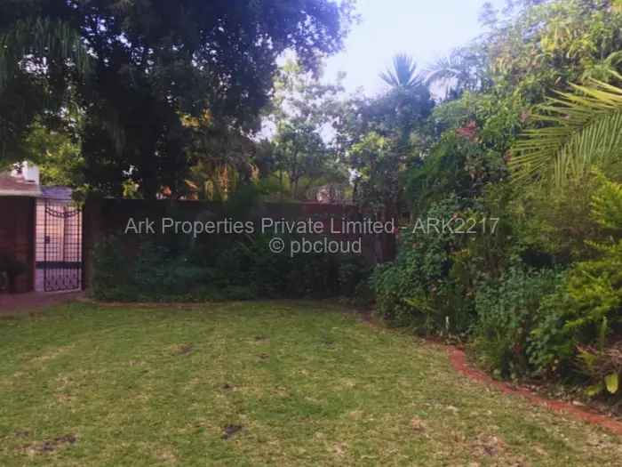 4 Bedroom House for Sale in Alexandra Park, Harare