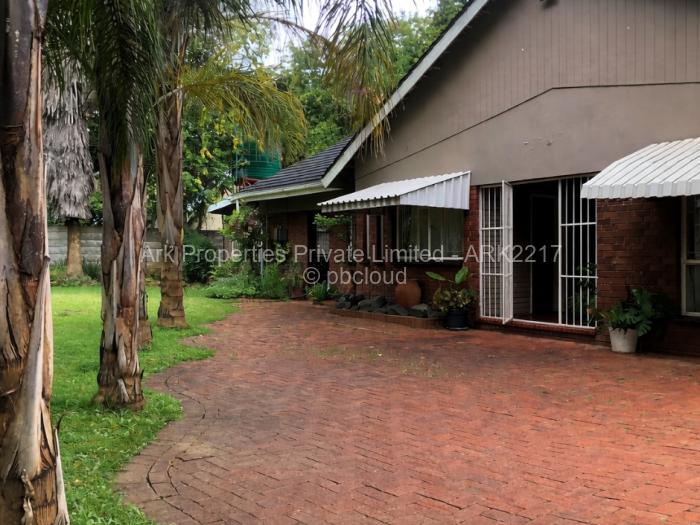 4 Bedroom House for Sale in Alexandra Park, Harare