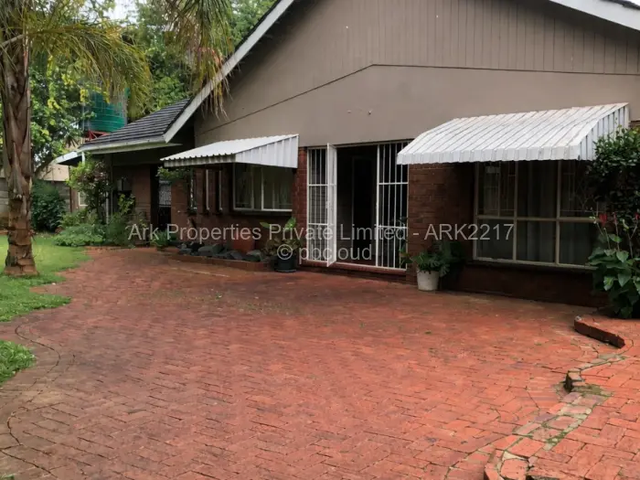 4 Bedroom House for Sale in Alexandra Park, Harare