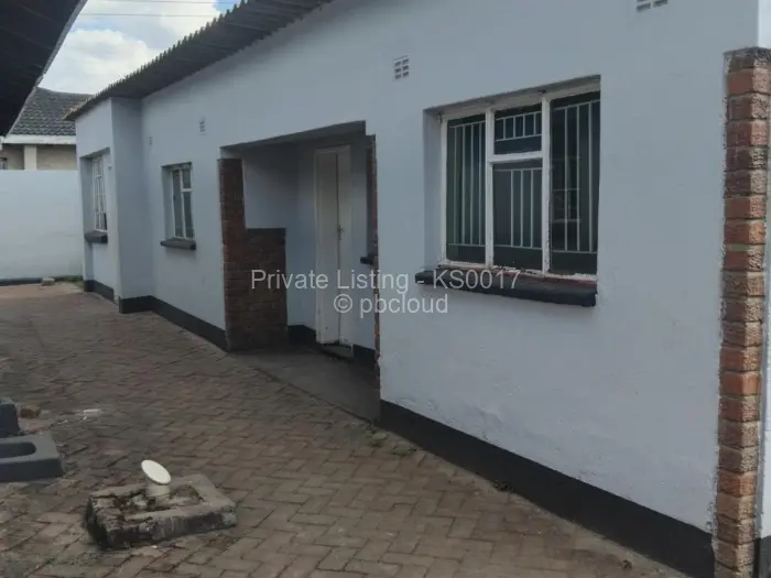 3 Bedroom House to Rent in Mainway Meadows