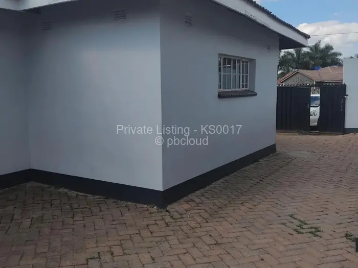3 Bedroom House to Rent in Mainway Meadows