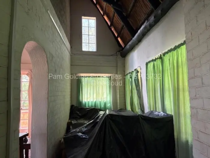 3 Bedroom House for Sale in Mazvikadei, Mazvikadei