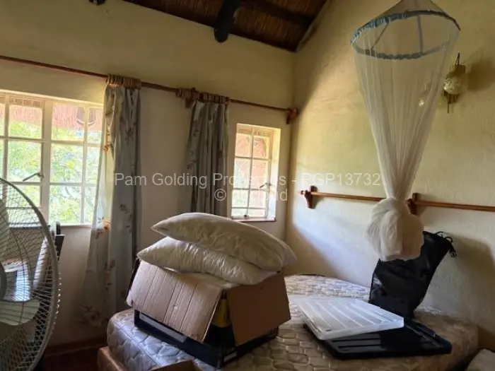 3 Bedroom House for Sale in Mazvikadei, Mazvikadei