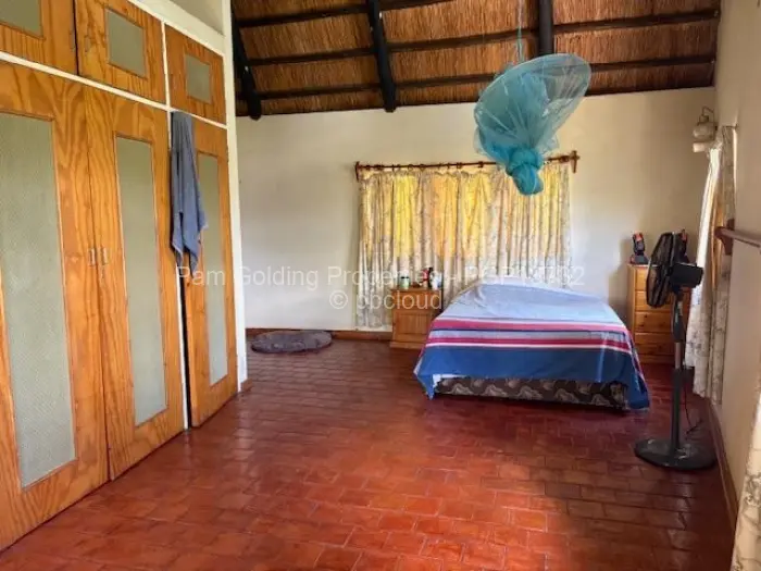 3 Bedroom House for Sale in Mazvikadei, Mazvikadei