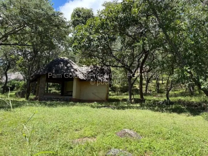 3 Bedroom House for Sale in Mazvikadei, Mazvikadei