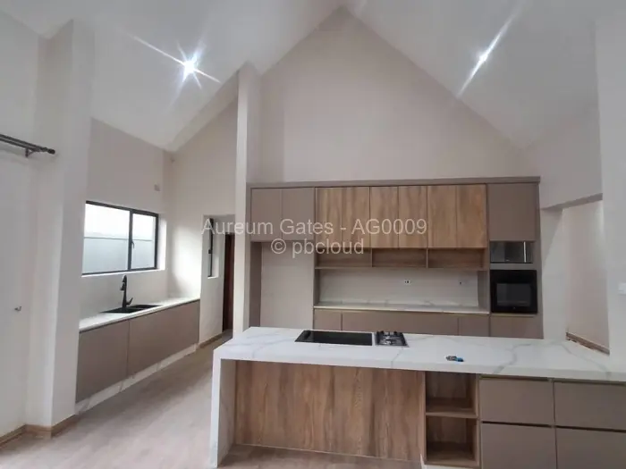 Townhouse/Cluster for Sale in Arlington, Harare