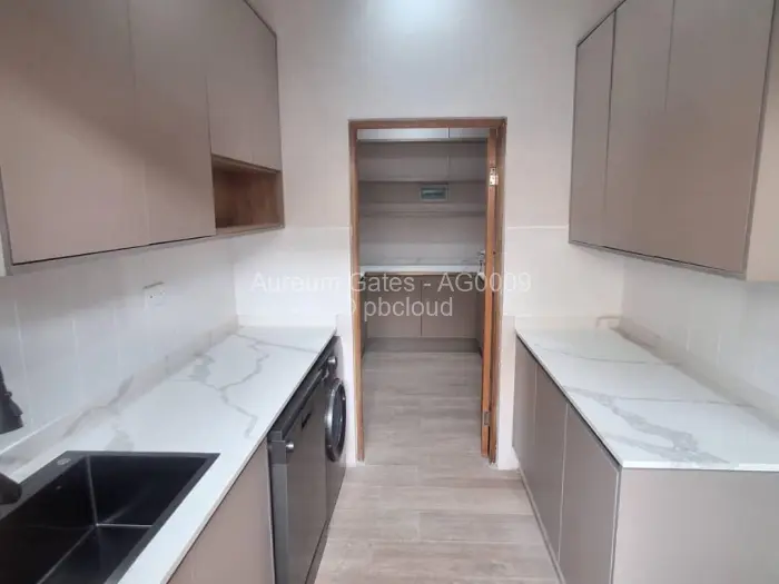 Townhouse/Cluster for Sale in Arlington, Harare