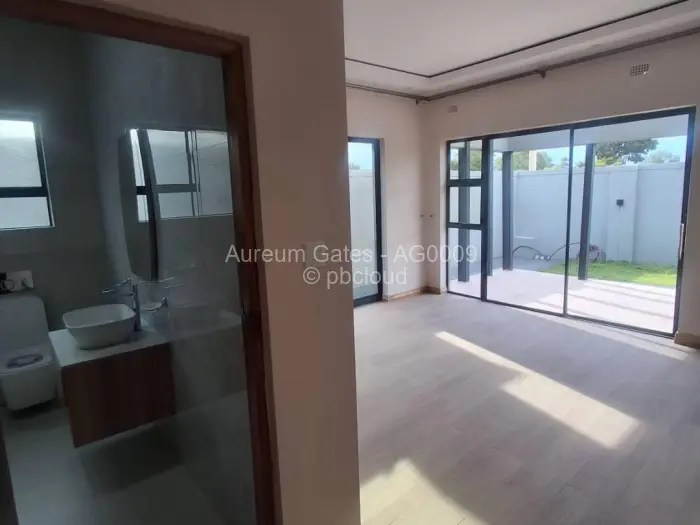 Townhouse/Cluster for Sale in Arlington, Harare