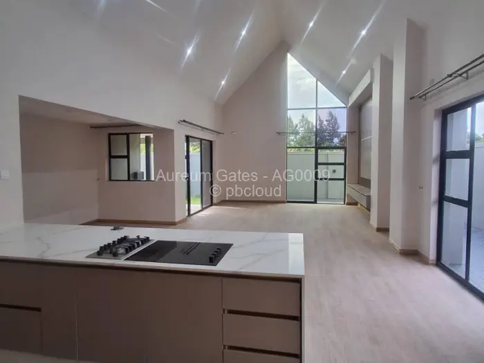 Townhouse/Cluster for Sale in Arlington, Harare