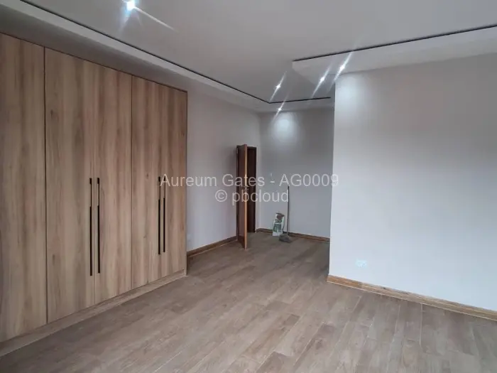 Townhouse/Cluster for Sale in Arlington, Harare