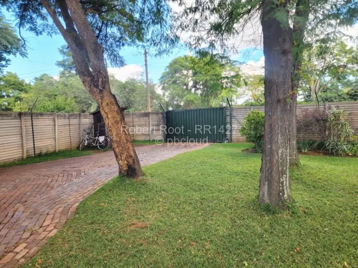 4 Bedroom House to Rent in Greendale North