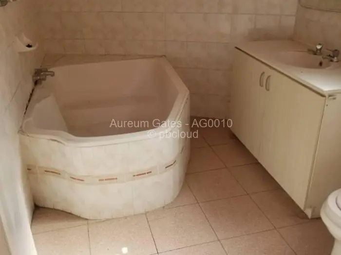 5 Bedroom House for Sale in Goodhope, Harare