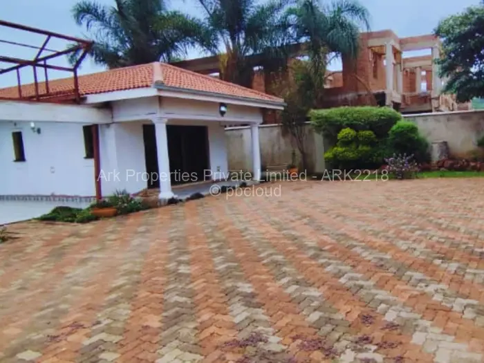 6 Bedroom House for Sale in Belvedere, Harare