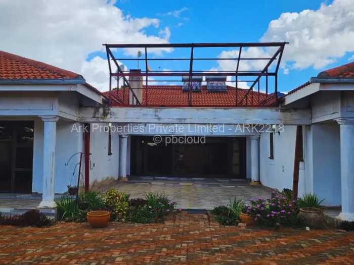 6 Bedroom House for Sale in Belvedere, Harare