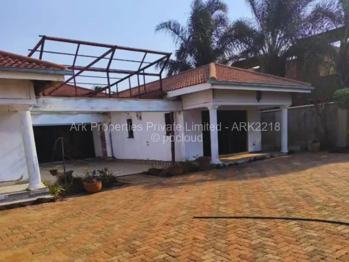 6 Bedroom House for Sale in Belvedere, Harare