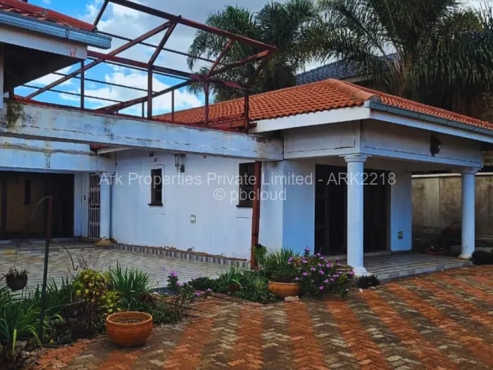 6 Bedroom House for Sale in Belvedere, Harare