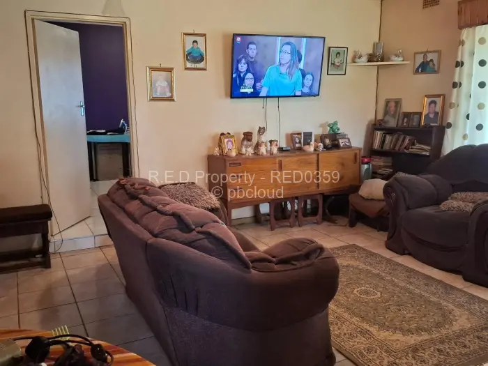 2 Bedroom House for Sale in Newton West, Bulawayo