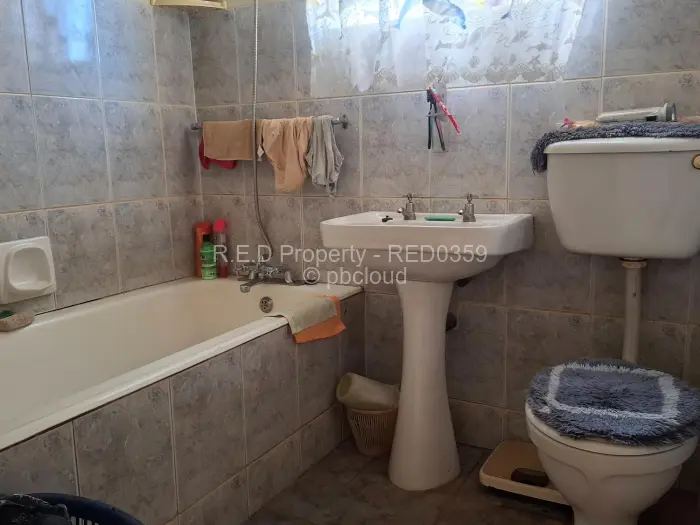 2 Bedroom House for Sale in Newton West, Bulawayo