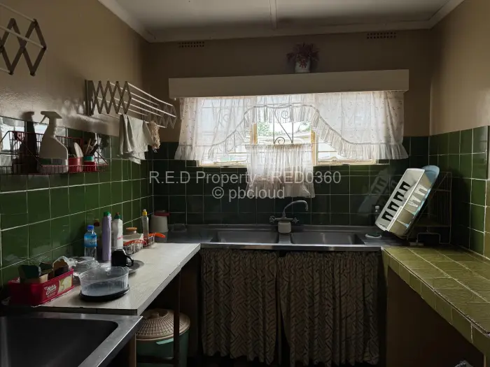 4 Bedroom House for Sale in Woodlands, Bulawayo