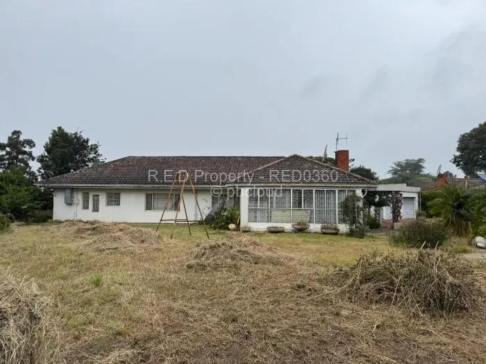 4 Bedroom House for Sale in Woodlands, Bulawayo