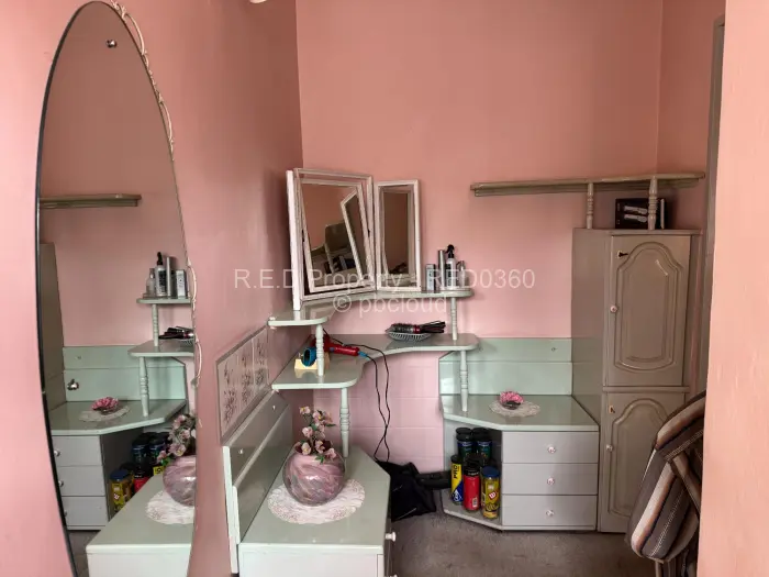 4 Bedroom House for Sale in Woodlands, Bulawayo