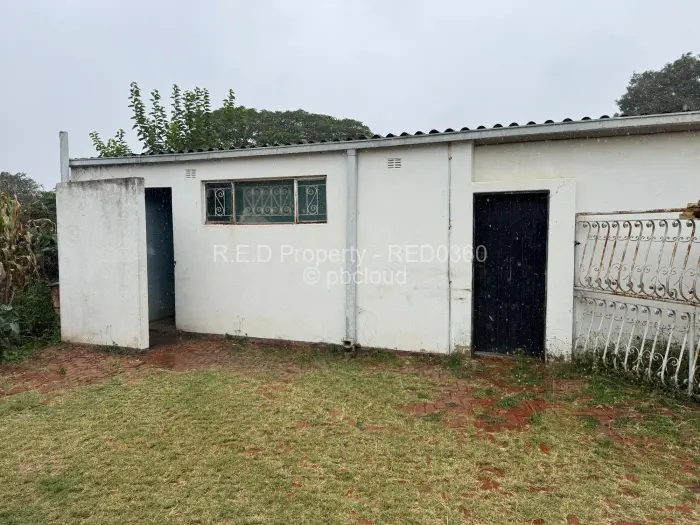 4 Bedroom House for Sale in Woodlands, Bulawayo