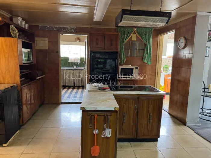 4 Bedroom House for Sale in Woodlands, Bulawayo