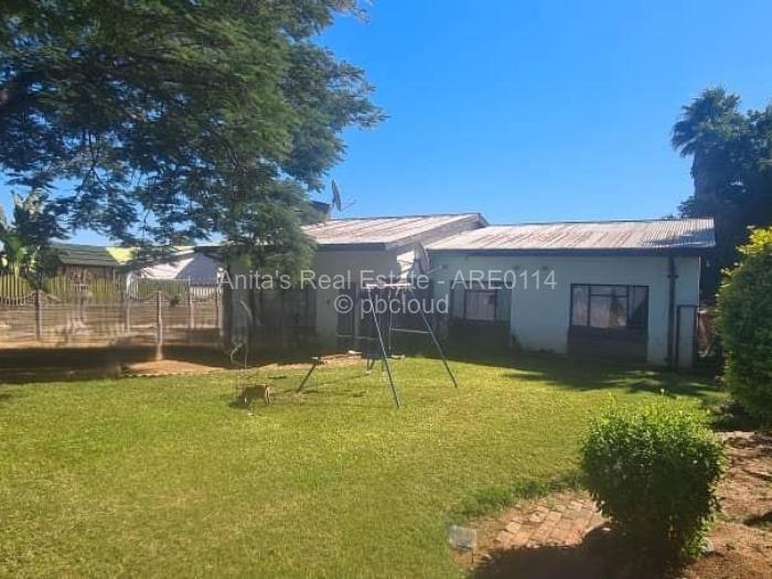 3 Bedroom House for Sale in Montrose Byo, Bulawayo