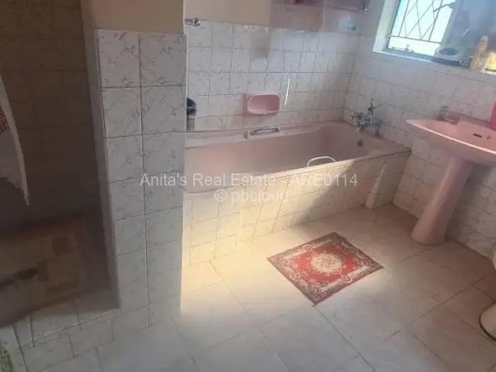 3 Bedroom House for Sale in Montrose Byo, Bulawayo