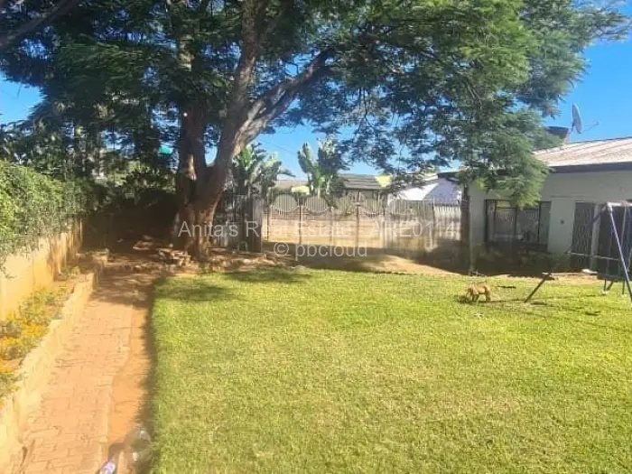3 Bedroom House for Sale in Montrose Byo, Bulawayo