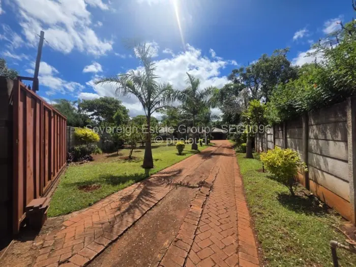 4 Bedroom House for Sale in Borrowdale, Harare