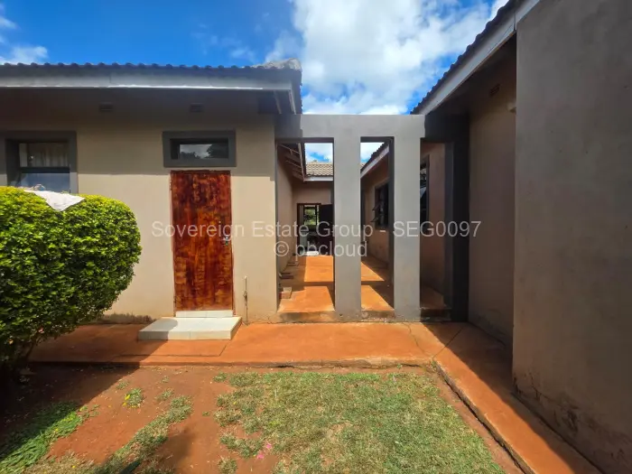 4 Bedroom House for Sale in Borrowdale, Harare