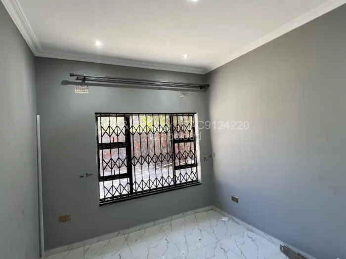 Townhouse/Cluster to Rent in Glen Lorne